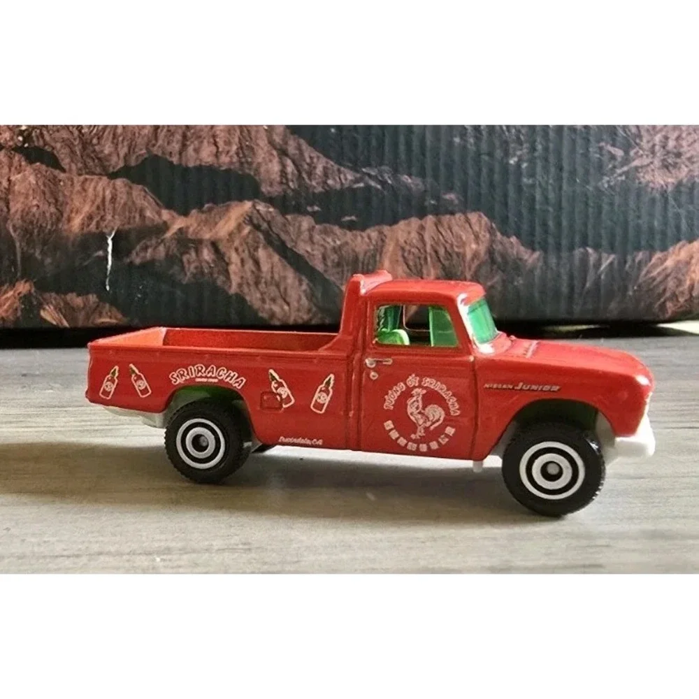 Matchbox 1962‎ Nissan Junior Sriracha Red 1:64 Loose MBX Service Toy Truck